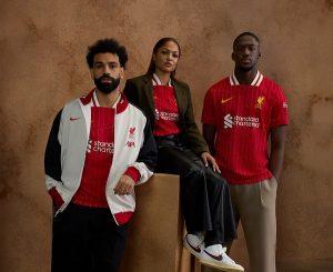 بمشاركة صلاح.. ليفربول يكشف عن قميص الموسم الجديد