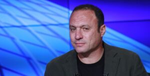 نادر السيد لـ”العمق”: حكيمي وصلاح يستحقان الكرة الذهبية.. وأتمناها لأحدهما