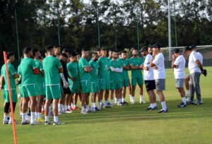لاعبو المنتخب المحلي: عازمون على عودة بلقب “الشّان” وإسعاد المغاربة