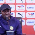 السنغالي ديالو يُشيد بلاعبيه أمام المنتخب الوطني المحلي رغم الإقصاء