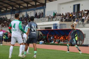 بقيادة مدربه الجديد فادلو.. الرجاء يتغلب على الدفاع الحسني بثنائية