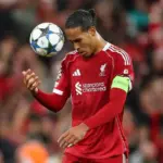 فان دايك يعاتب لاعبي ليفربول على حسم المباريات حتى الدقائق الأخيرة